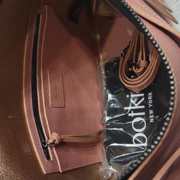 BOTKIER Rose Hudson Hobo Zip Top Tote Purse New 2 Straps Handbag Neutral Mauve - Picture 10 of 12